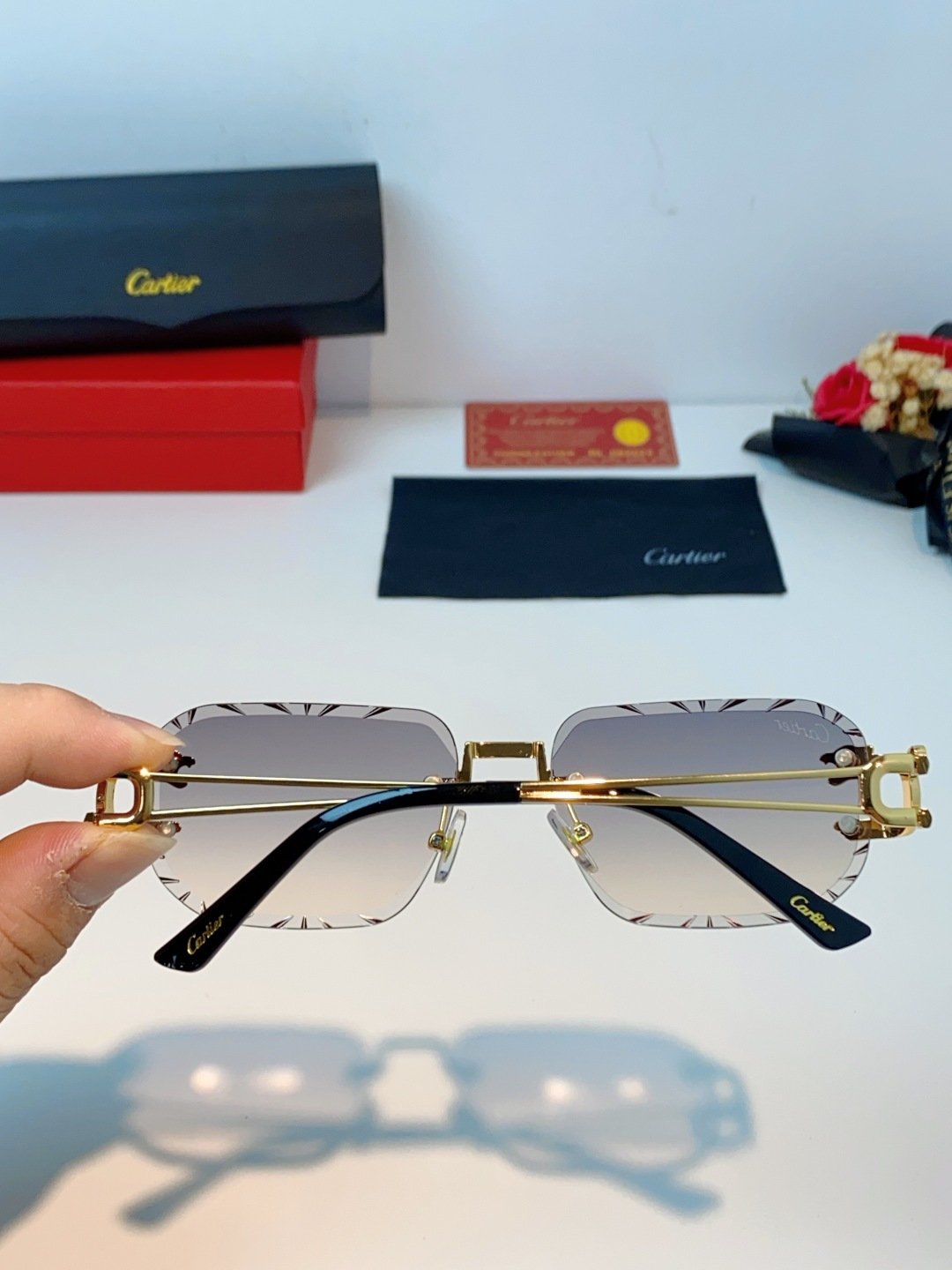 Cartier卡地亚 2026新款 方框切割太阳眼镜男女通用时尚遮阳墨镜防紫外线潮酷 女士墨镜