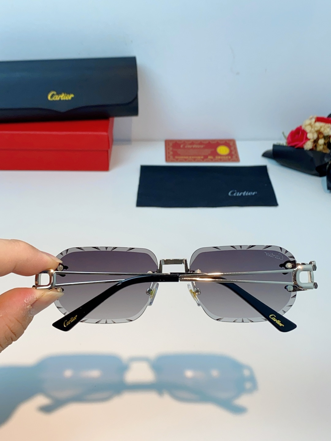 Cartier卡地亚 2026新款 方框切割太阳眼镜男女通用时尚遮阳墨镜防紫外线潮酷 女士墨镜