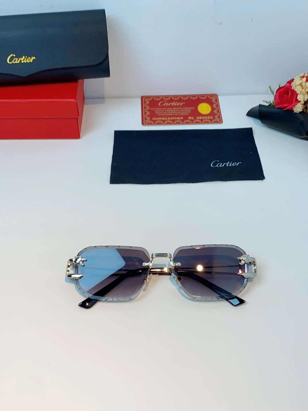 Cartier卡地亚 2026新款 方框切割太阳眼镜男女通用时尚遮阳墨镜防紫外线潮酷 女士墨镜