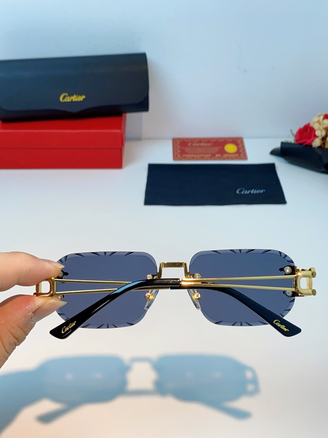 Cartier卡地亚 2026新款 方框切割太阳眼镜男女通用时尚遮阳墨镜防紫外线潮酷 女士墨镜
