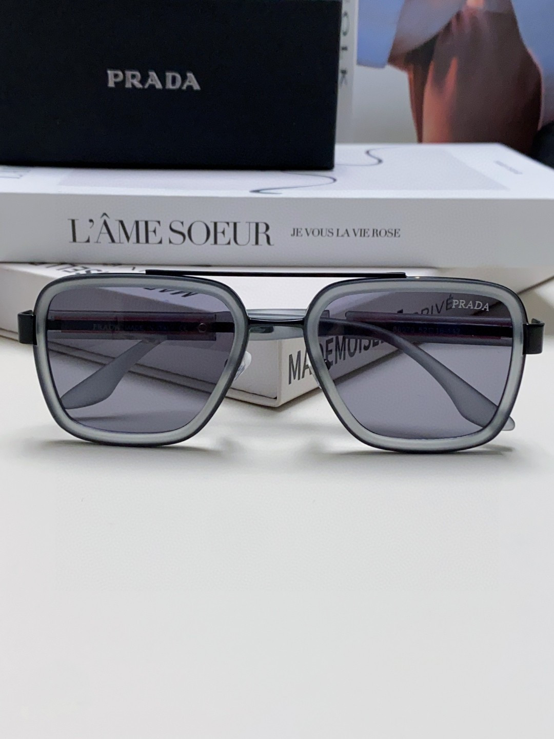Prada普拉达 2026新款潮流太阳眼镜防紫外线飞行员墨镜开车时尚蛤蟆镜 男女通用