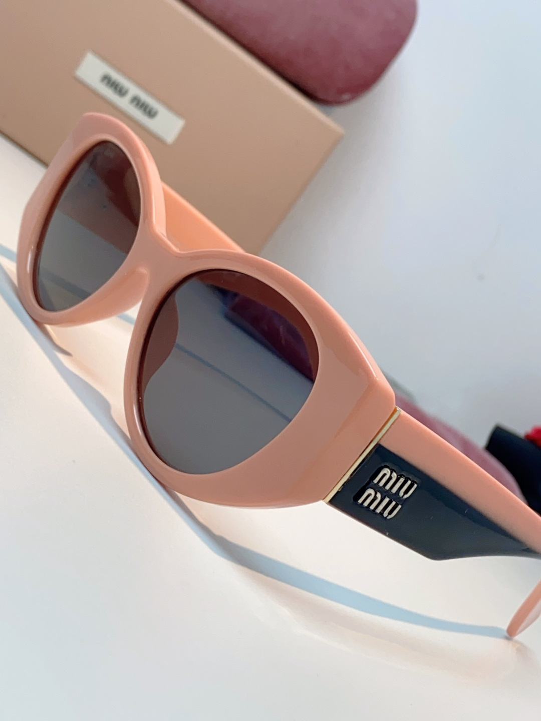 Miumiu缪缪 2026夏季新款 偏光太阳镜男女款 个性时尚猫眼墨镜防晒防紫外线