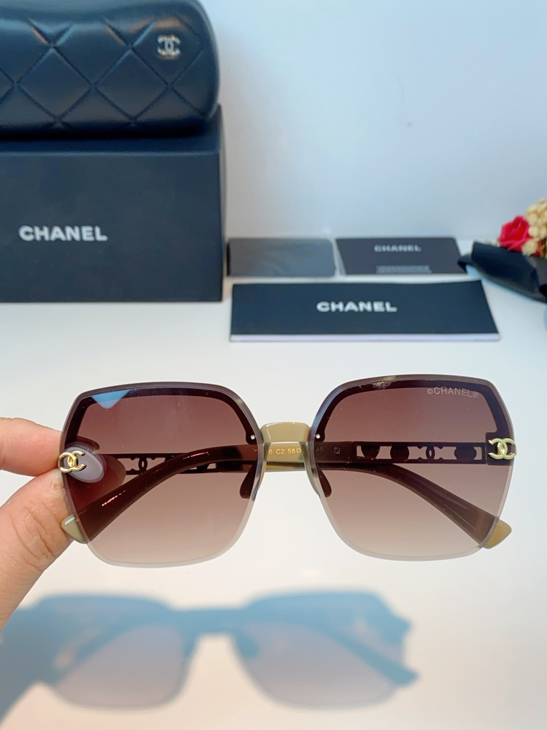 Chanel香奈儿 2026新款曼丝墨镜女2026新款开车防紫外线太阳镜爆款遮阳高级素颜镜