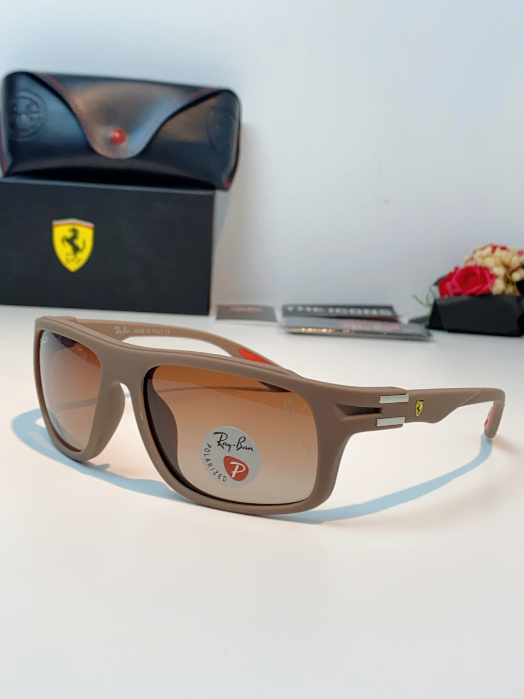 NO:765202,RayBan Ray-Ban Ferrari co-branded 2025 new sunglasses, resin polarized anti-UV glasses, driving eye protection RB4364 Size: 51 mouth 17-125 glasses, sunglasses, glasses19860909RayBan雷朋法拉利联名 2025新款太阳镜墨镜 树脂偏光级感防紫外线眼镜开车护目 RB4364 Size:51口17-125眼镜墨镜太阳镜,眼镜,glasses