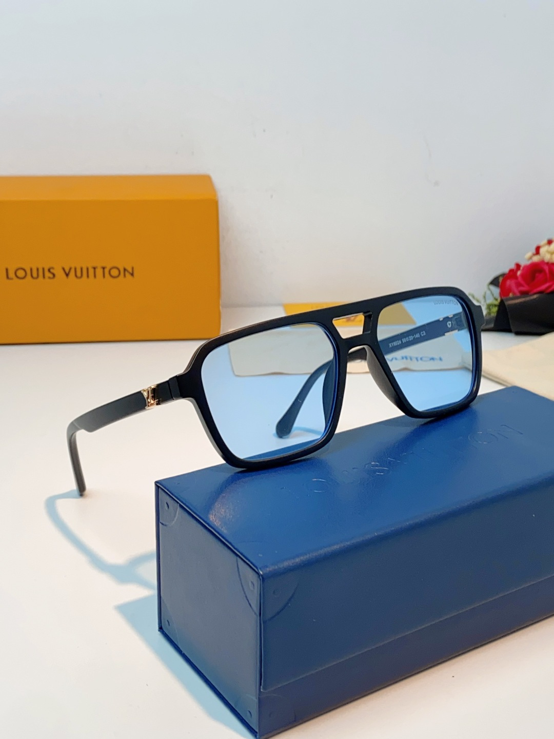 LouisVuitton路易威登 2026新款 男士墨镜太阳镜方形纤维金属签名新款Z3119U