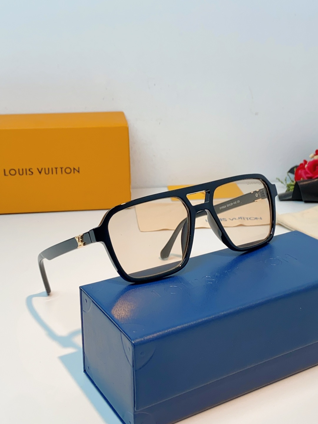 LouisVuitton路易威登 2026新款 男士墨镜太阳镜方形纤维金属签名新款Z3119U
