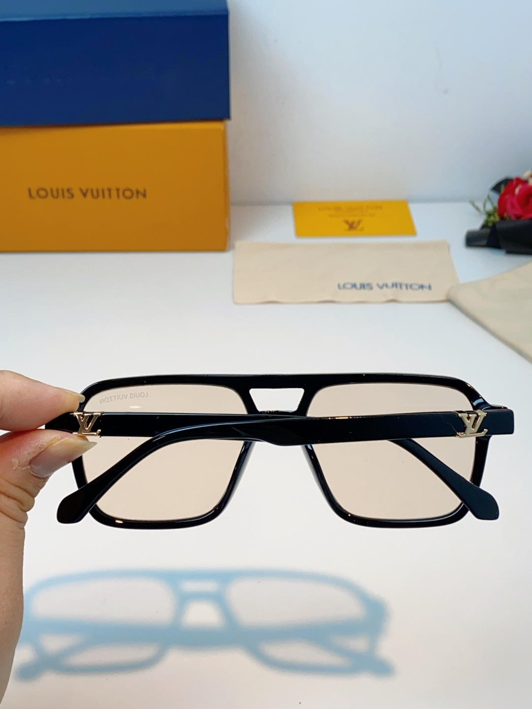 LouisVuitton路易威登 2026新款 男士墨镜太阳镜方形纤维金属签名新款Z3119U