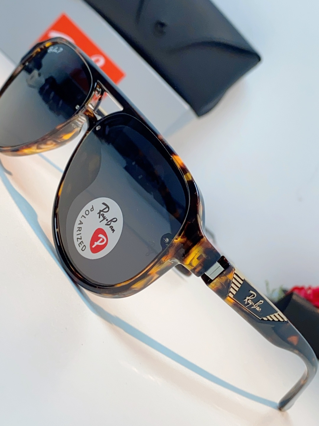 RayBan雷朋 2026新款蛤蟆框新款女防紫外线墨镜欧美复古运动风男太阳镜舒适通用外贸美式眼镜 RB8