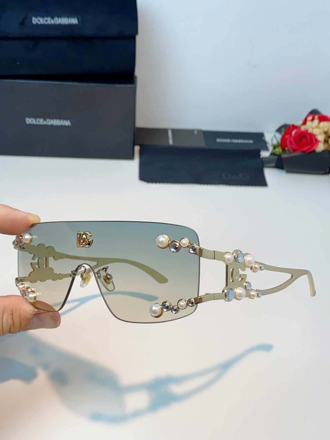 Dolce&Gabbana杜嘉班纳 2026新款DG时尚新款太阳眼镜高品质高质感百搭遮阳大气金属大框 D