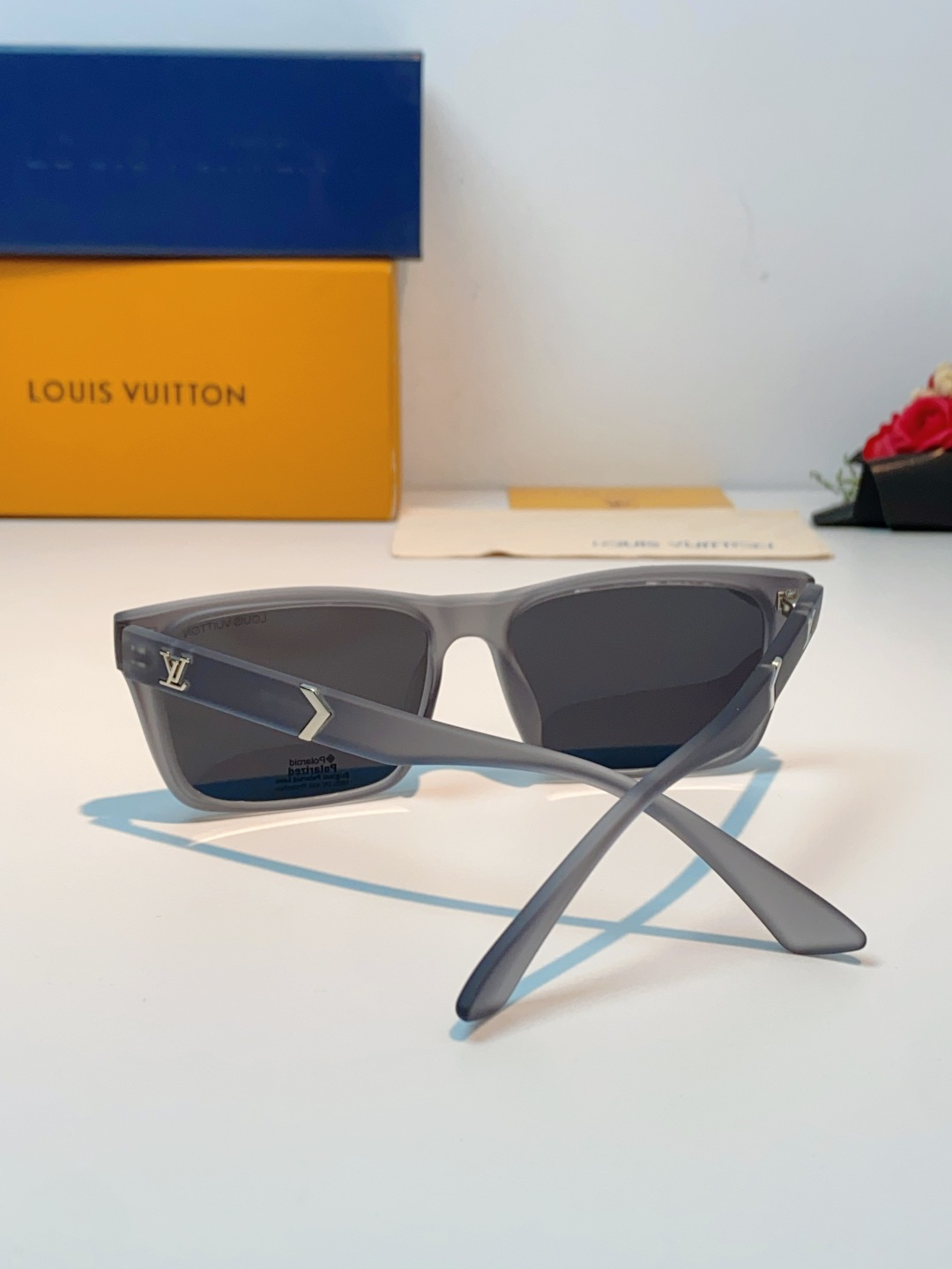 Louis Vuitton路易威登 2026Lv新款玻璃太阳镜男士司机方形眼镜开车钓鱼抗强光玻璃眼镜墨镜