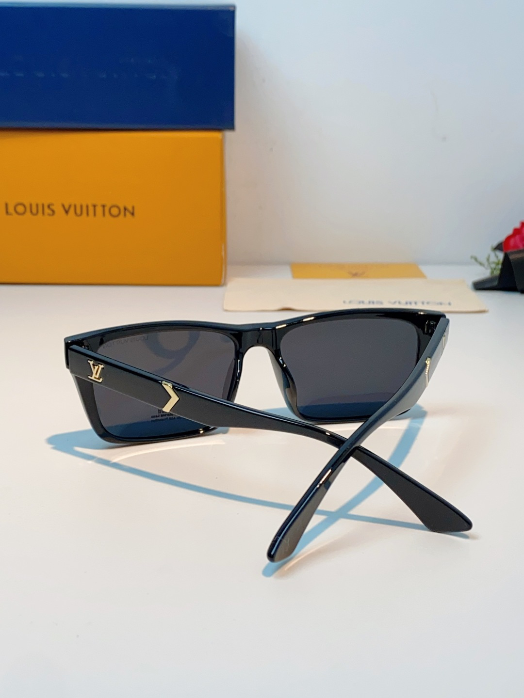 Louis Vuitton路易威登 2026Lv新款玻璃太阳镜男士司机方形眼镜开车钓鱼抗强光玻璃眼镜墨镜