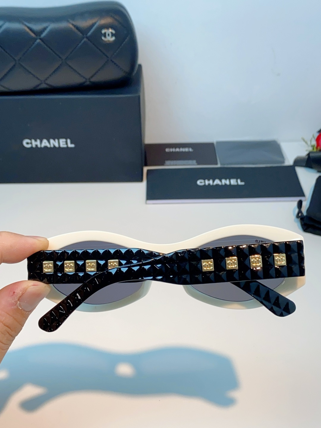 Chanel香奈儿 2026新款大框椭圆型墨镜高质感小脸时尚镜腿太阳镜开车百搭黑白拼色 女士墨镜