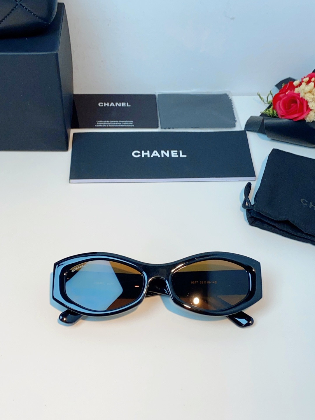 Chanel香奈儿 2026新款大框椭圆型墨镜高质感小脸时尚镜腿太阳镜开车百搭黑白拼色 女士墨镜