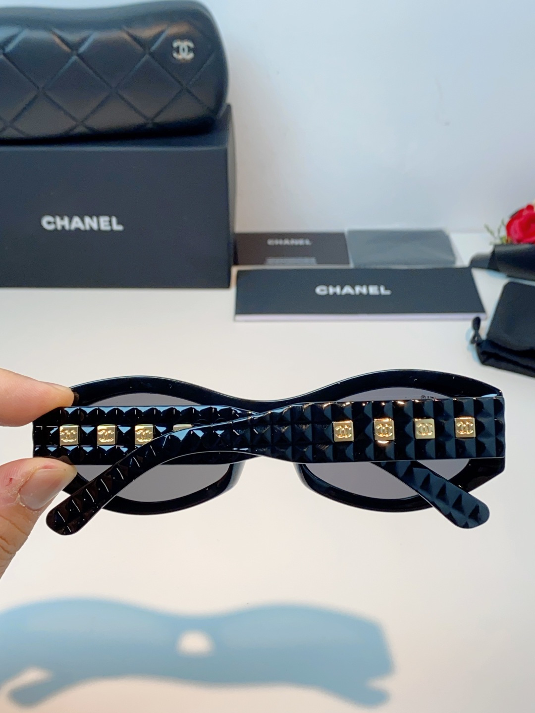 Chanel香奈儿 2026新款大框椭圆型墨镜高质感小脸时尚镜腿太阳镜开车百搭黑白拼色 女士墨镜