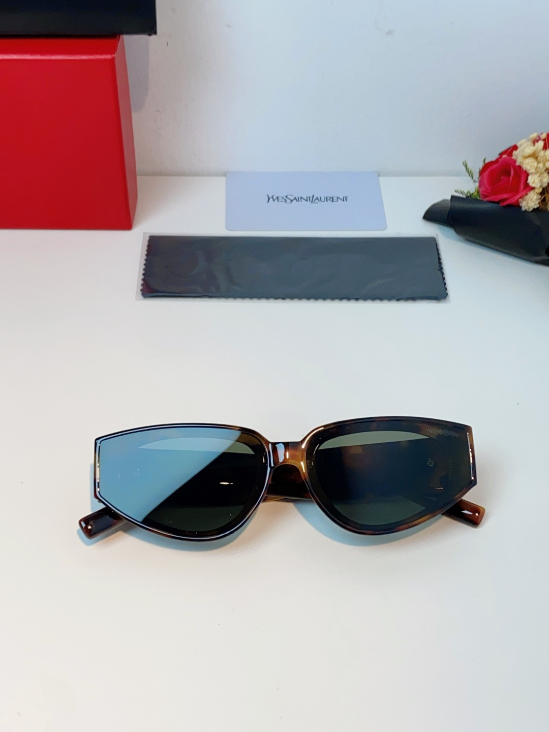 Saint Laurent YSL圣罗兰墨镜女士猫眼太阳眼镜朴彩英Rose同款