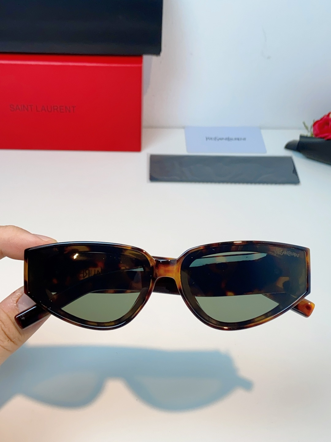 Saint Laurent YSL圣罗兰墨镜女士猫眼太阳眼镜朴彩英Rose同款
