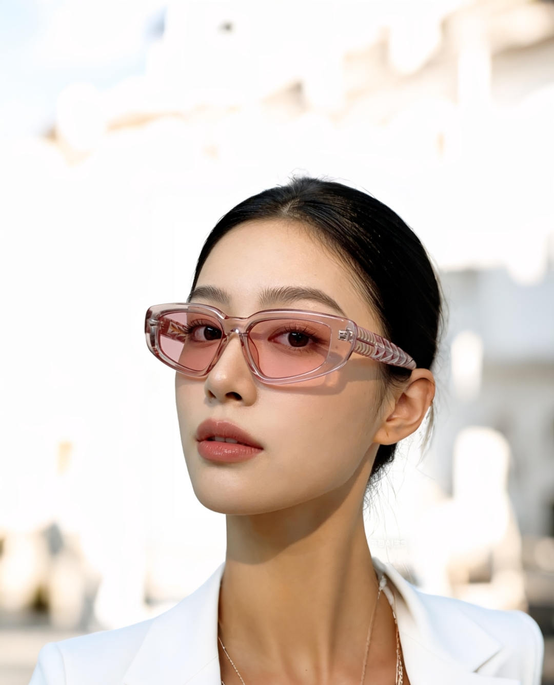 Miumiu缪缪 2026新款 赛博朋克未来感长形窄框墨镜男女潮人水晶链条太阳眼镜 女士墨镜