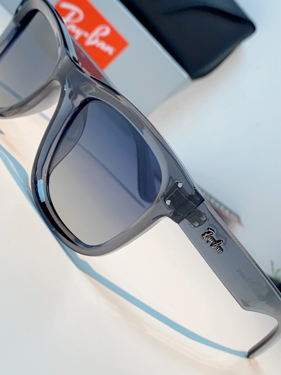 RayBan雷朋【成毅同款REVERSE反转系列】雷朋太阳镜黑超 凹面墨镜 0RBR0502S Size