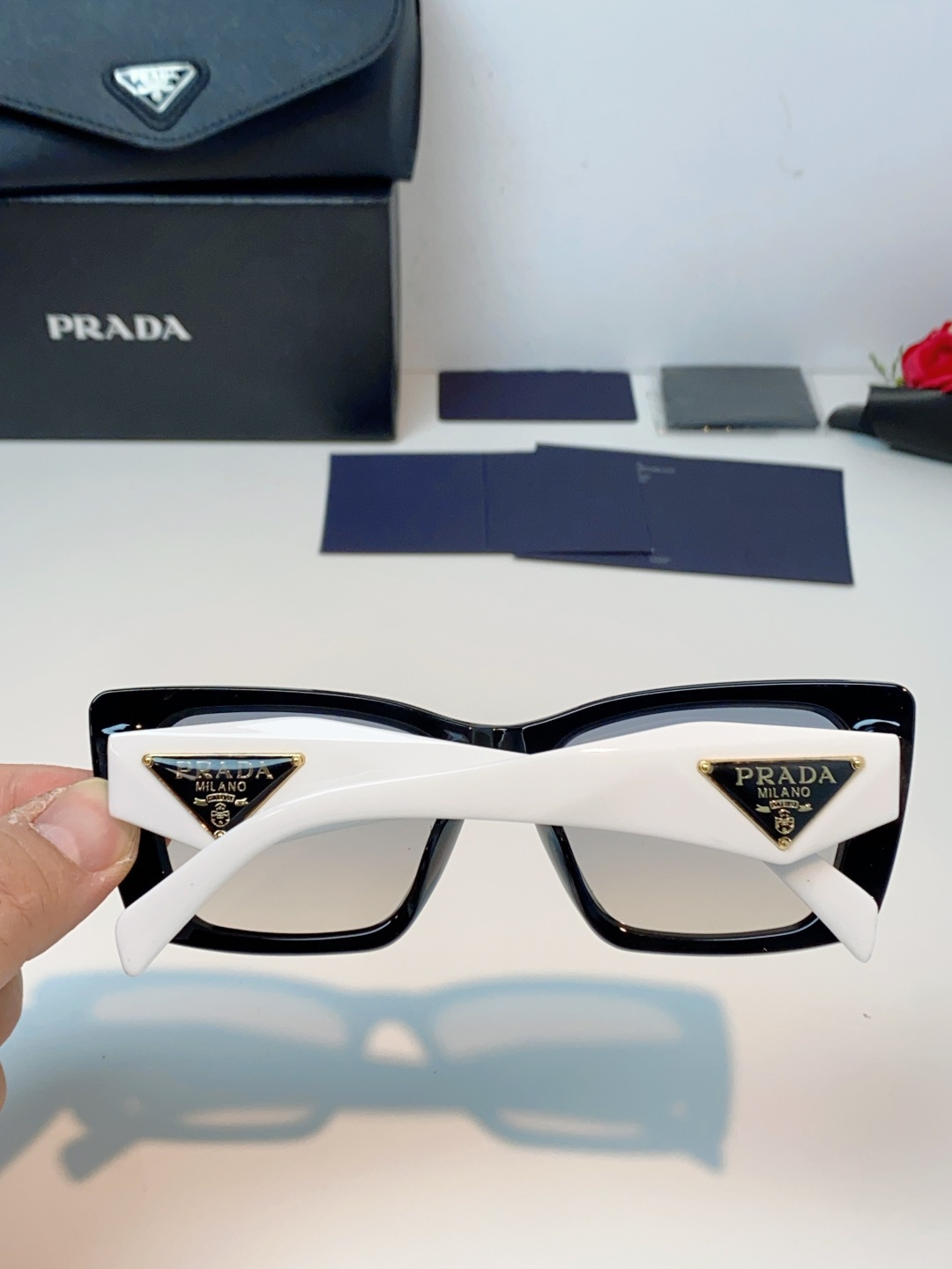 Prada普拉达 2026新款男士痞帅风黑超墨镜防紫外线开车太阳镜女潮流方框遮阳眼镜 男女通用
