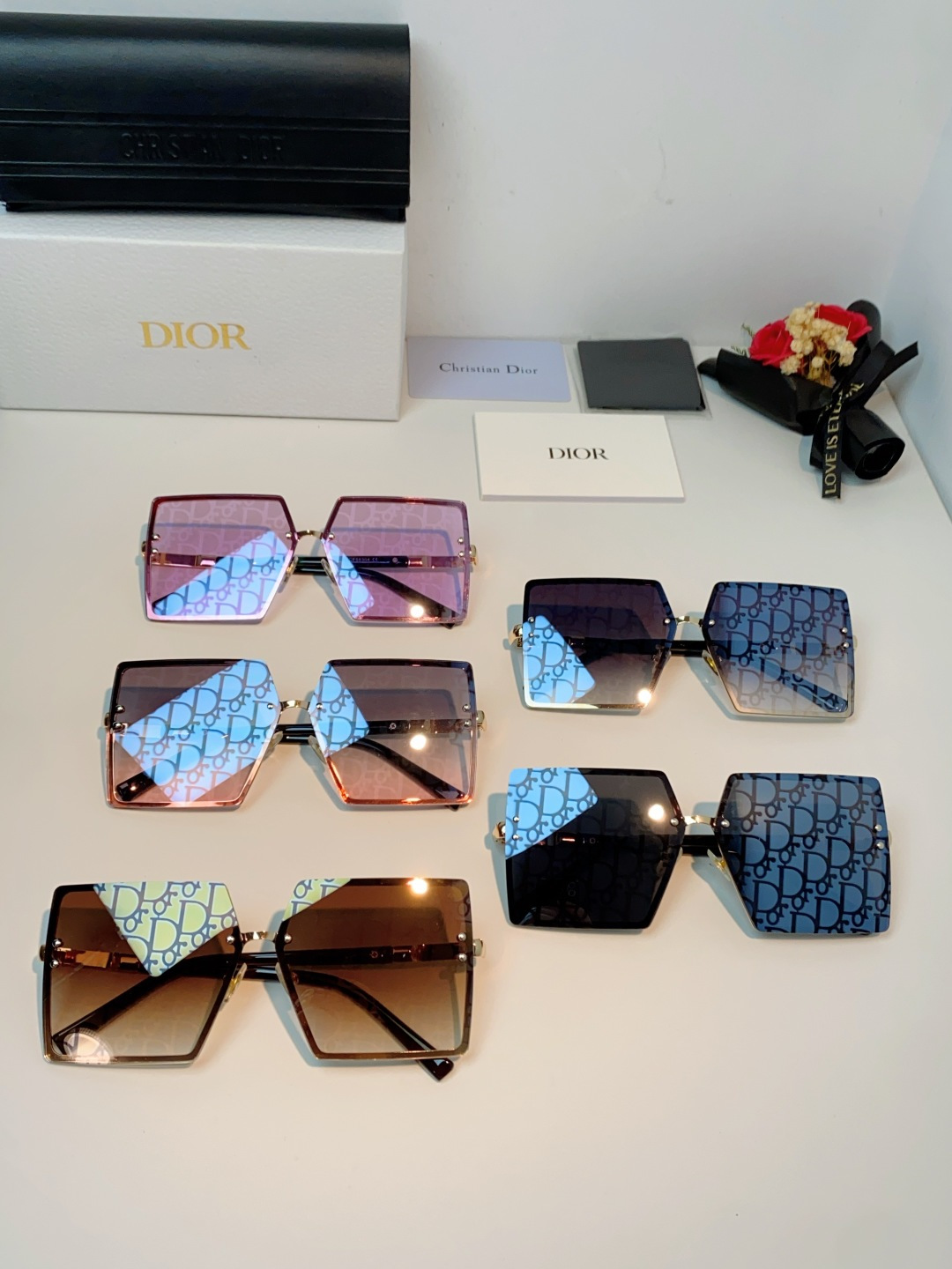 Dior迪奥 2026新款欧美超大框女士太阳镜大脸网红链条款方框浅色显脸小墨镜防紫外线