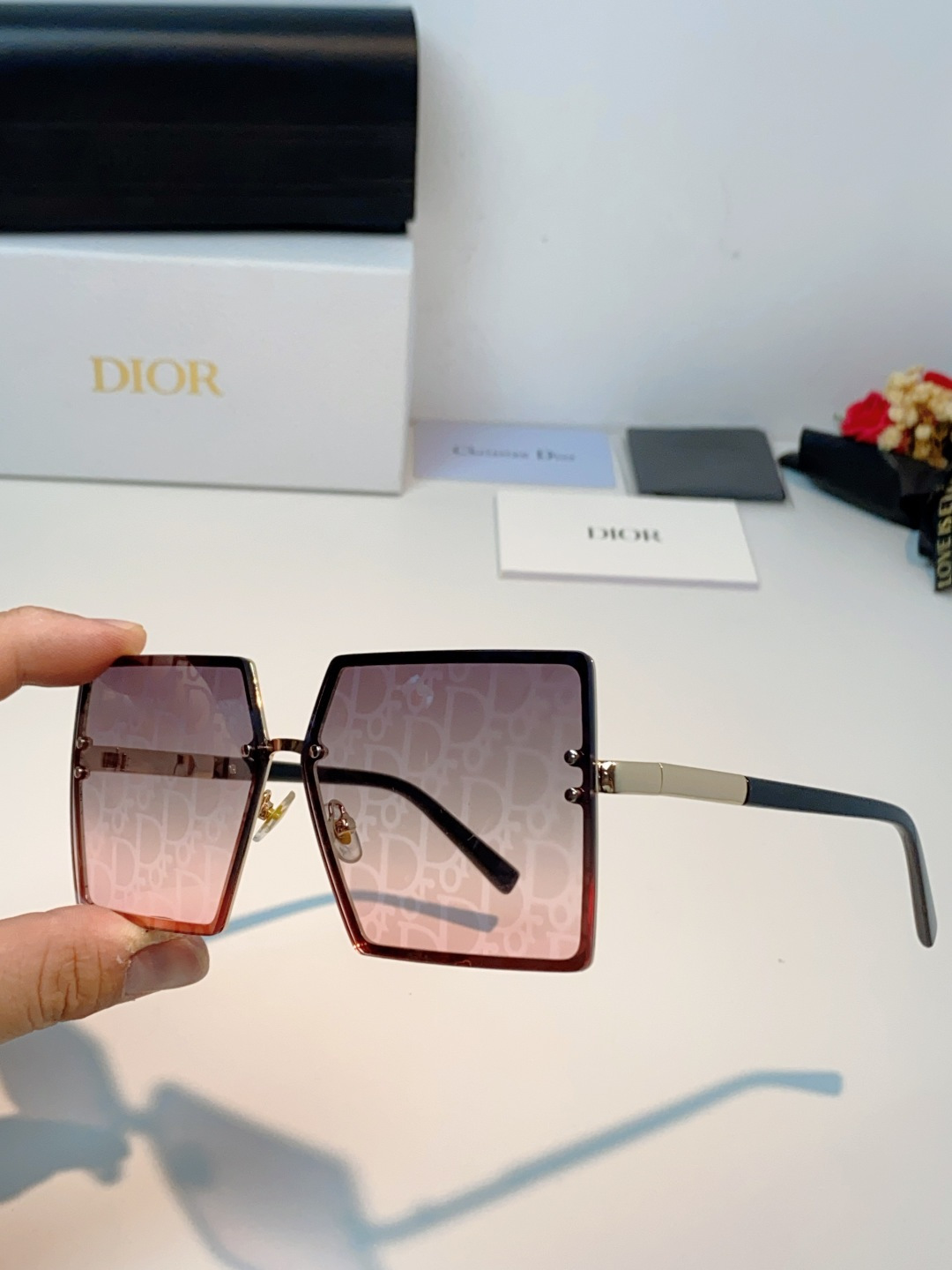 Dior迪奥 2026新款欧美超大框女士太阳镜大脸网红链条款方框浅色显脸小墨镜防紫外线