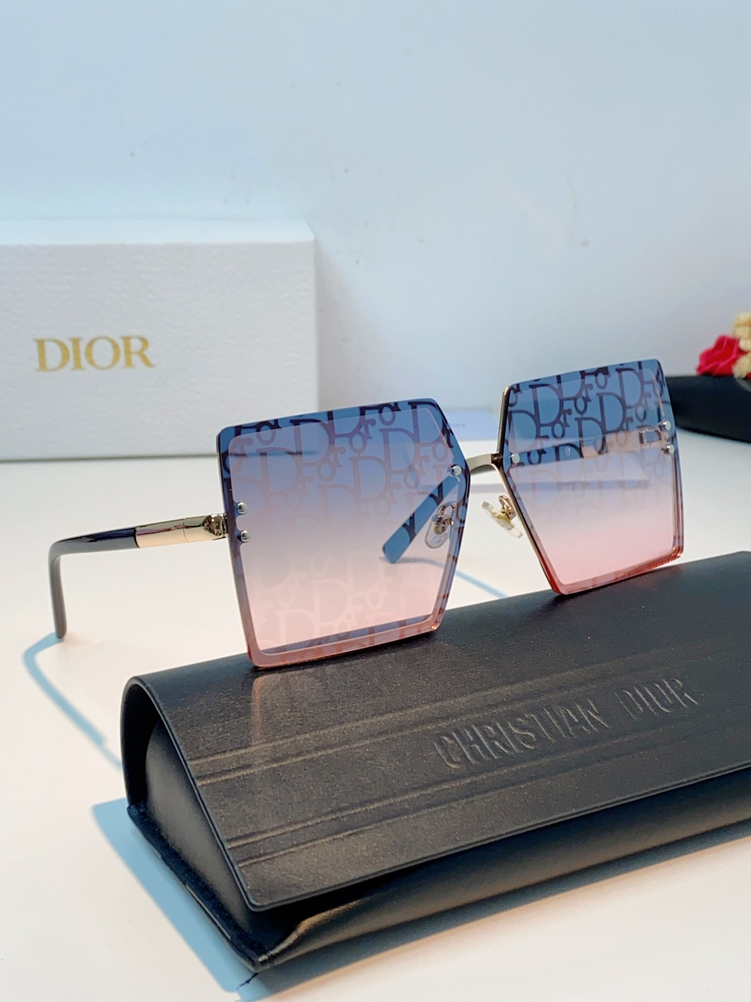 Dior迪奥 2026新款欧美超大框女士太阳镜大脸网红链条款方框浅色显脸小墨镜防紫外线