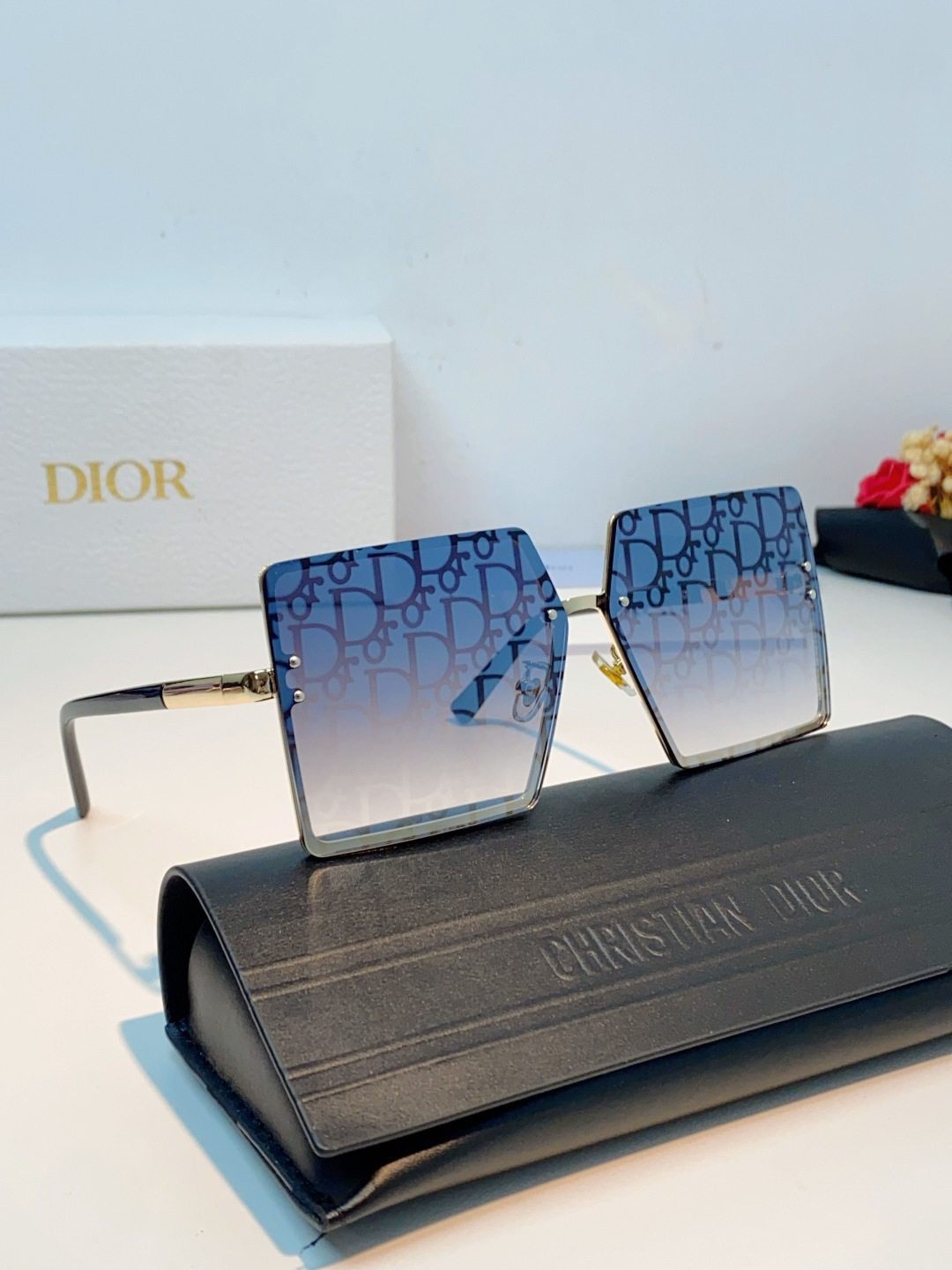 Dior迪奥 2026新款欧美超大框女士太阳镜大脸网红链条款方框浅色显脸小墨镜防紫外线