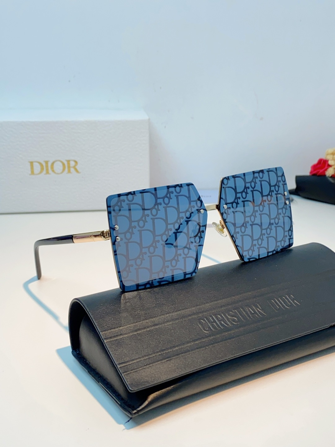 Dior迪奥 2026新款欧美超大框女士太阳镜大脸网红链条款方框浅色显脸小墨镜防紫外线