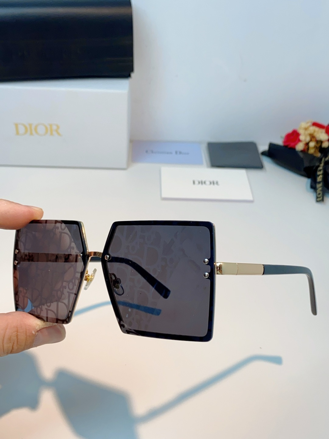 Dior迪奥 2026新款欧美超大框女士太阳镜大脸网红链条款方框浅色显脸小墨镜防紫外线