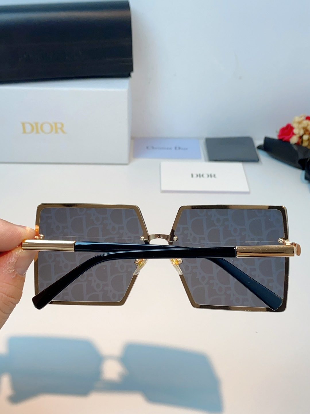 Dior迪奥 2026新款欧美超大框女士太阳镜大脸网红链条款方框浅色显脸小墨镜防紫外线