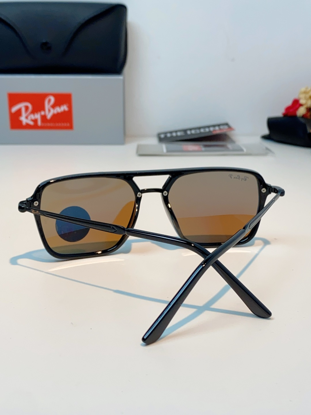 RayBan雷朋 2026新款偏光复古双梁大方框：经典飞行员双梁+方形大框设计，超显脸小，完美修饰方圆脸