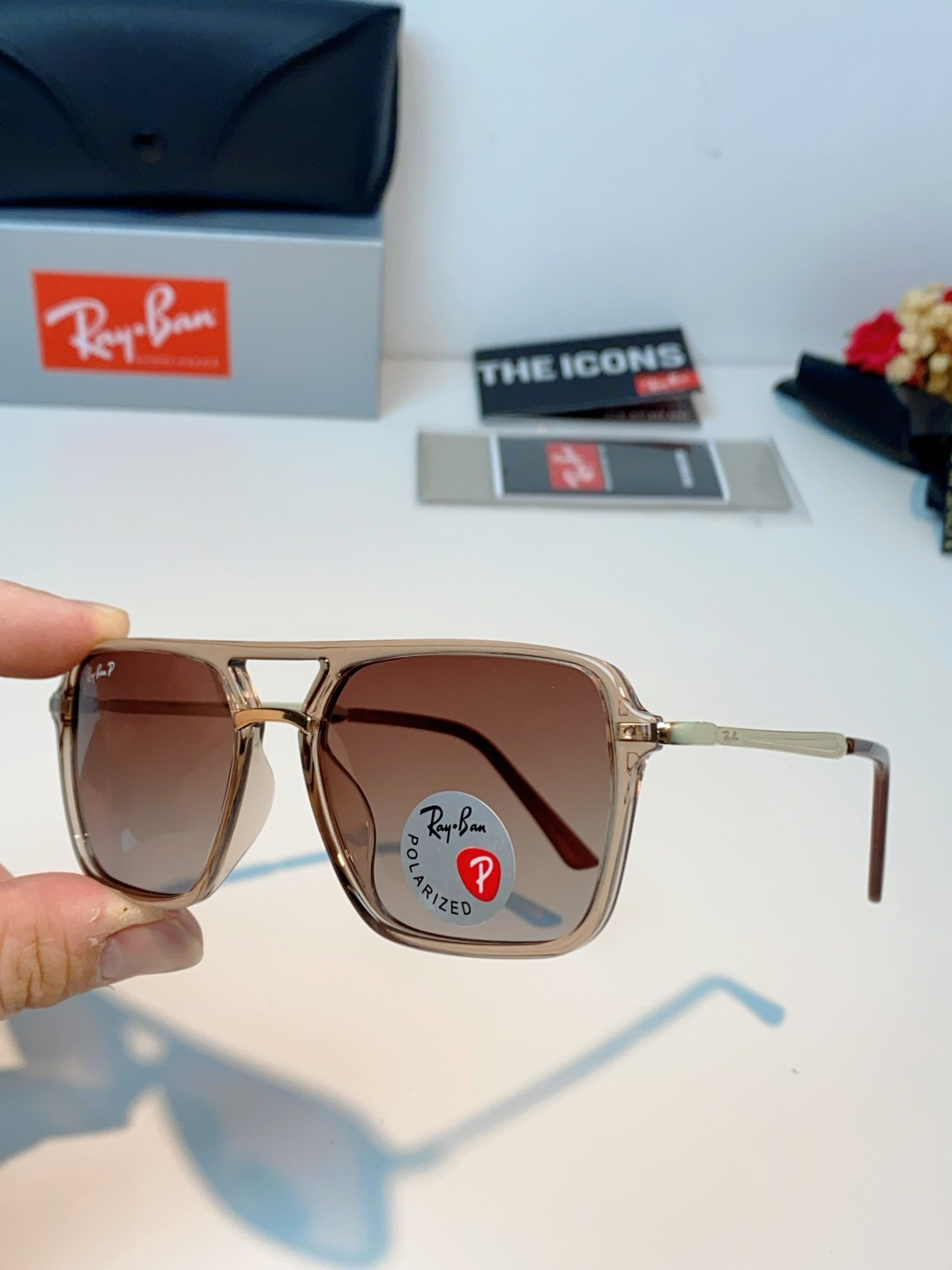 RayBan雷朋 2026新款偏光复古双梁大方框：经典飞行员双梁+方形大框设计，超显脸小，完美修饰方圆脸