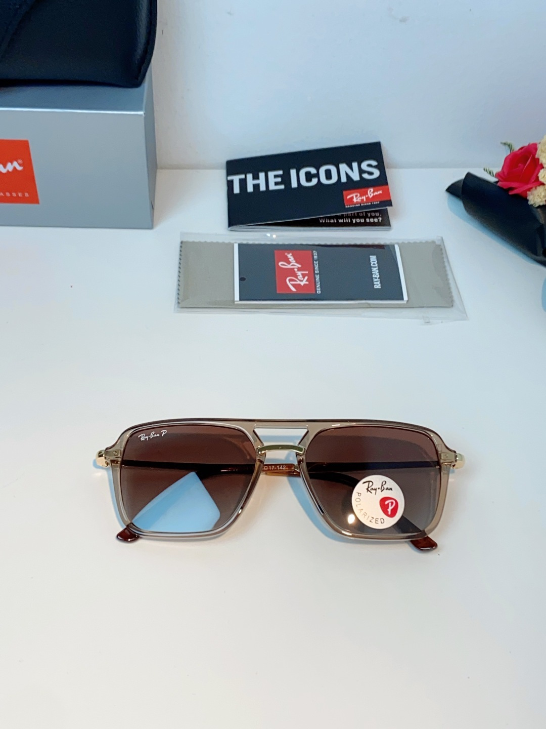 RayBan雷朋 2026新款偏光复古双梁大方框：经典飞行员双梁+方形大框设计，超显脸小，完美修饰方圆脸