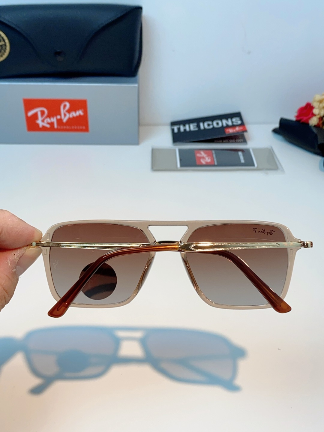 RayBan雷朋 2026新款偏光复古双梁大方框：经典飞行员双梁+方形大框设计，超显脸小，完美修饰方圆脸