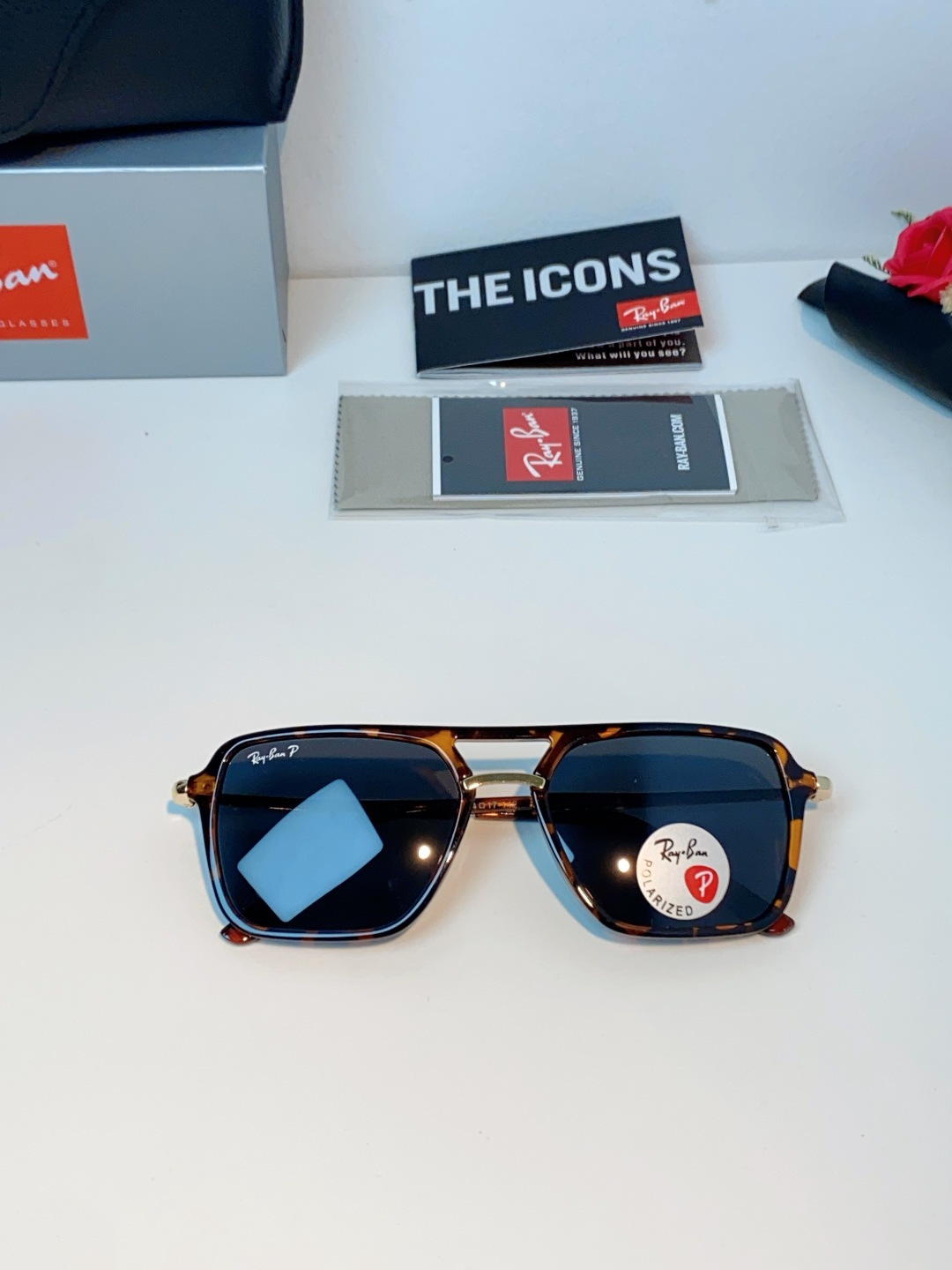 RayBan雷朋 2026新款偏光复古双梁大方框：经典飞行员双梁+方形大框设计，超显脸小，完美修饰方圆脸