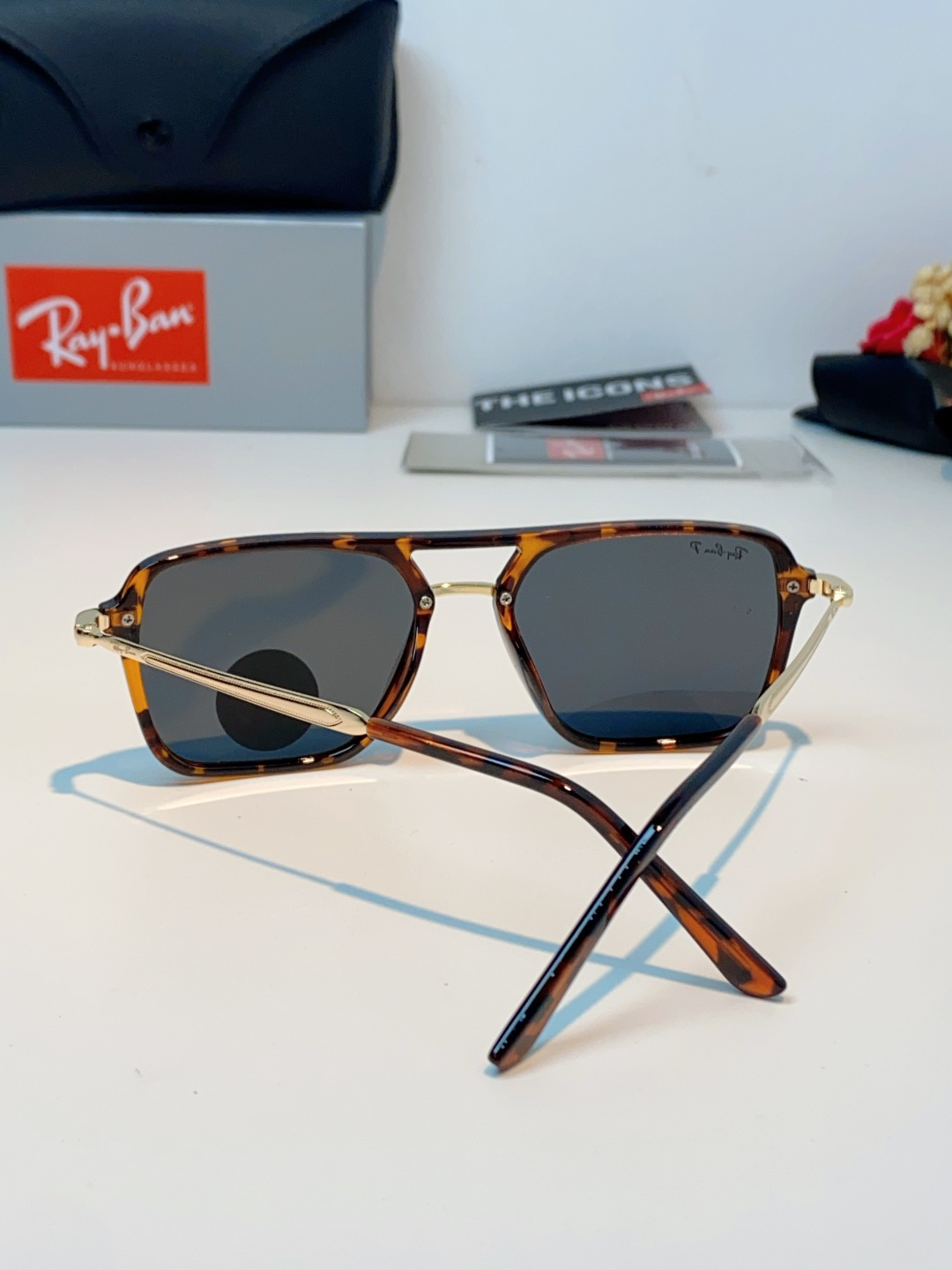 RayBan雷朋 2026新款偏光复古双梁大方框：经典飞行员双梁+方形大框设计，超显脸小，完美修饰方圆脸