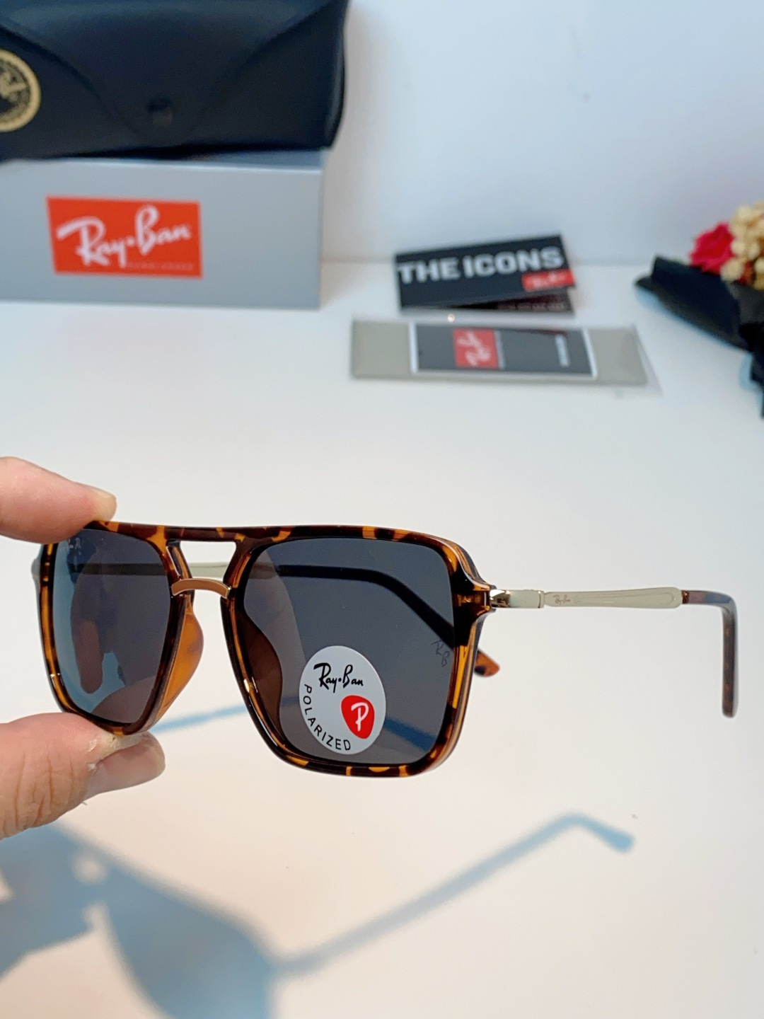 RayBan雷朋 2026新款偏光复古双梁大方框：经典飞行员双梁+方形大框设计，超显脸小，完美修饰方圆脸