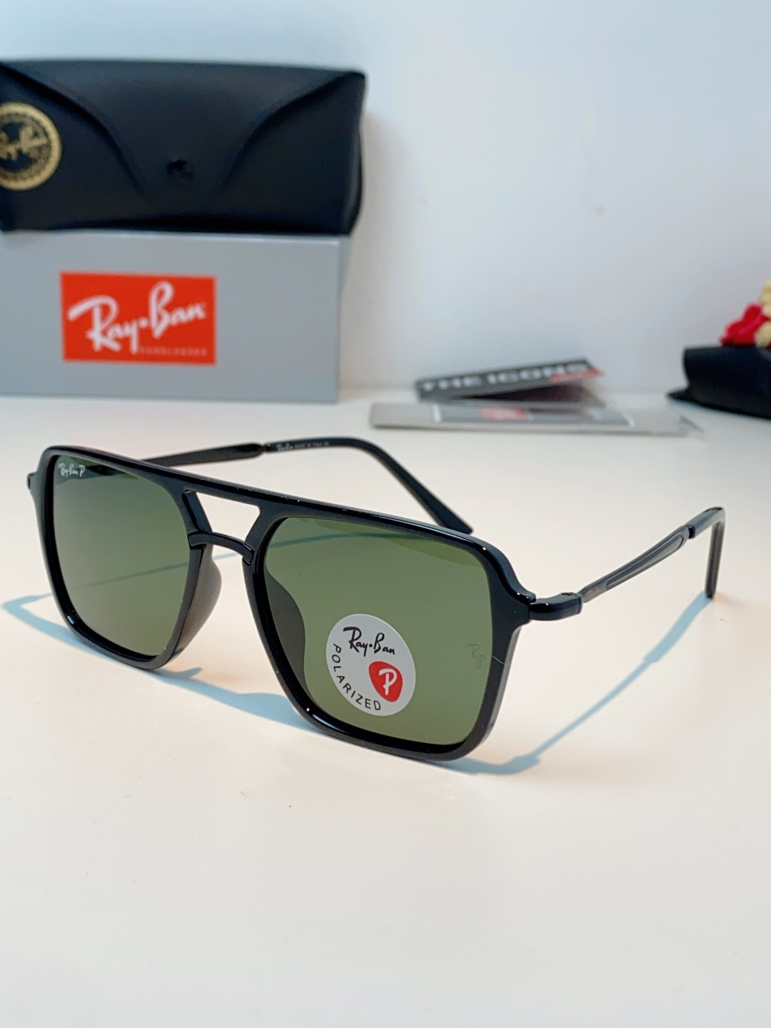 RayBan雷朋 2026新款偏光复古双梁大方框：经典飞行员双梁+方形大框设计，超显脸小，完美修饰方圆脸