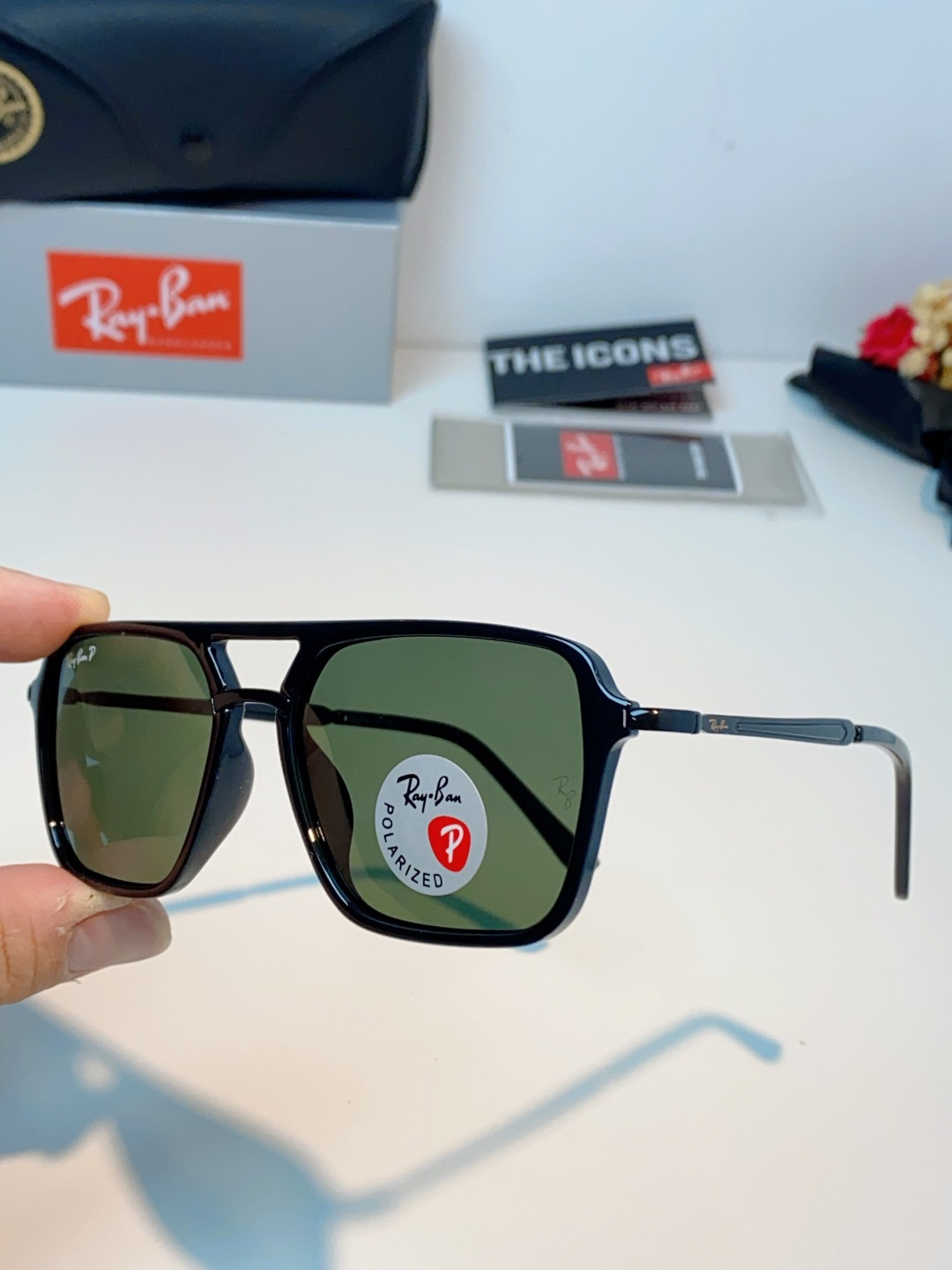 RayBan雷朋 2026新款偏光复古双梁大方框：经典飞行员双梁+方形大框设计，超显脸小，完美修饰方圆脸