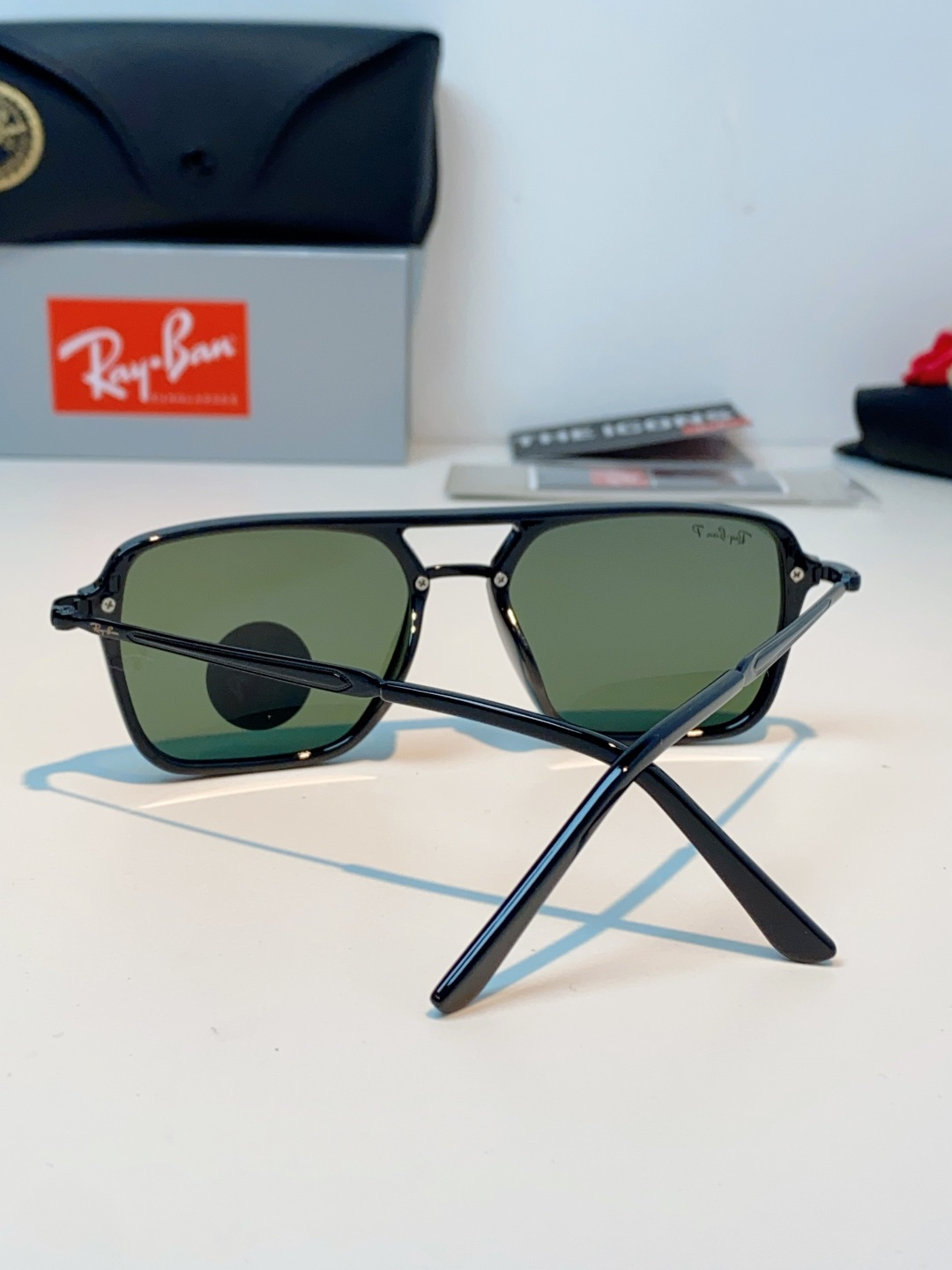 RayBan雷朋 2026新款偏光复古双梁大方框：经典飞行员双梁+方形大框设计，超显脸小，完美修饰方圆脸
