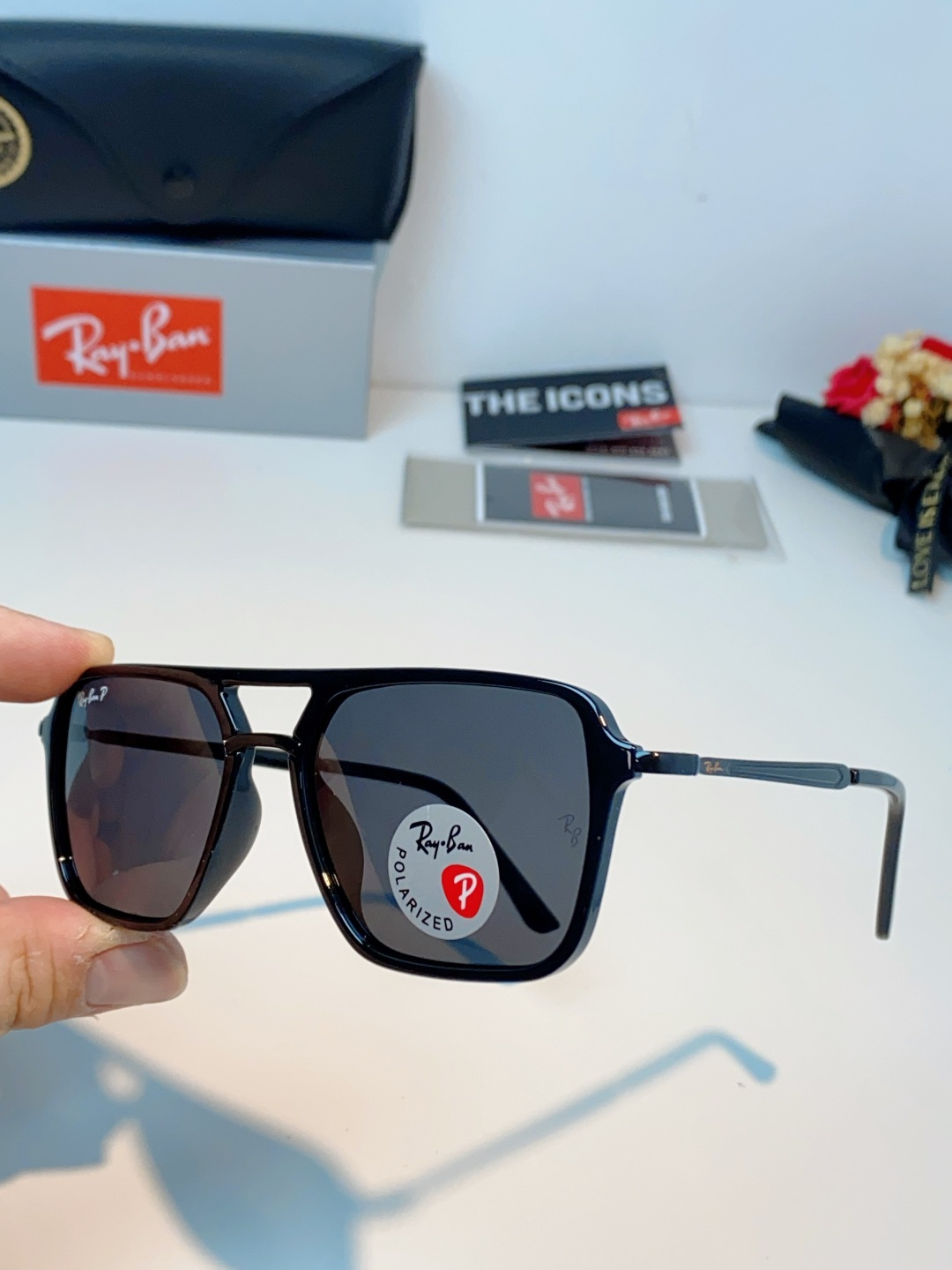 RayBan雷朋 2026新款偏光复古双梁大方框：经典飞行员双梁+方形大框设计，超显脸小，完美修饰方圆脸