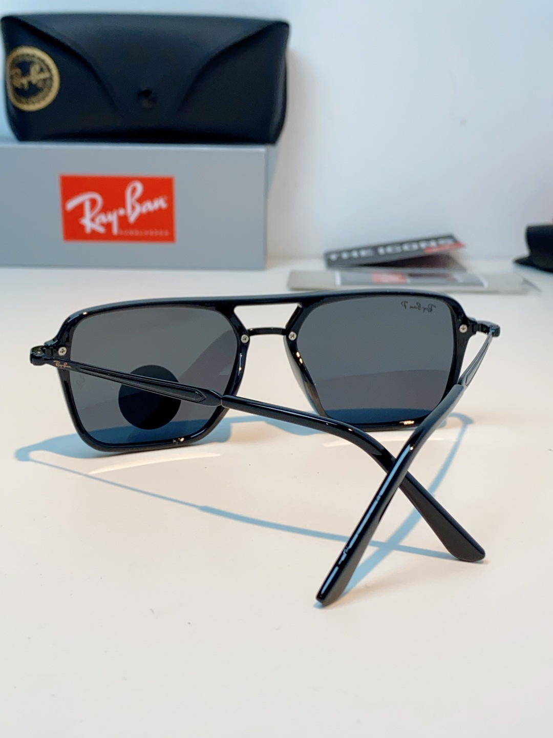 RayBan雷朋 2026新款偏光复古双梁大方框：经典飞行员双梁+方形大框设计，超显脸小，完美修饰方圆脸