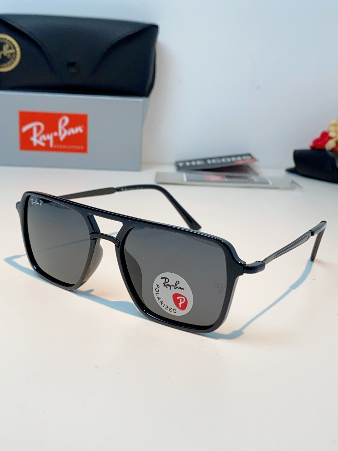 RayBan雷朋 2026新款偏光复古双梁大方框：经典飞行员双梁+方形大框设计，超显脸小，完美修饰方圆脸