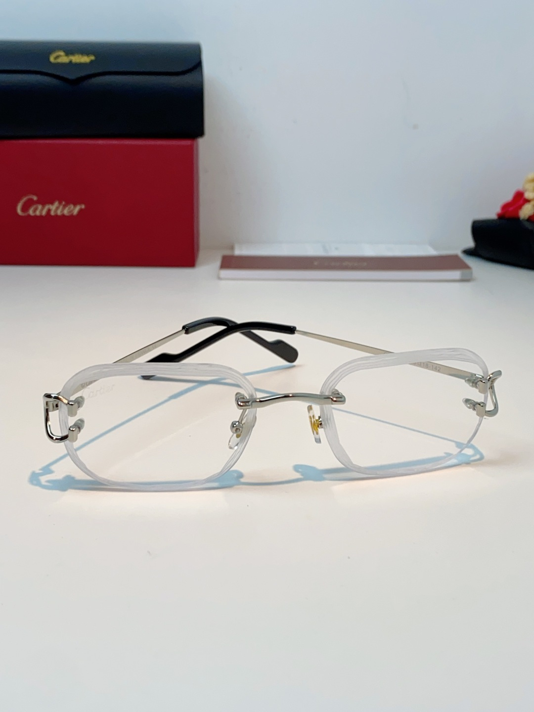 Cartier卡地亚 2026新款无框切边小方框，利落的方形无框切边设计，超显脸小，完美修饰方圆脸、鹅蛋