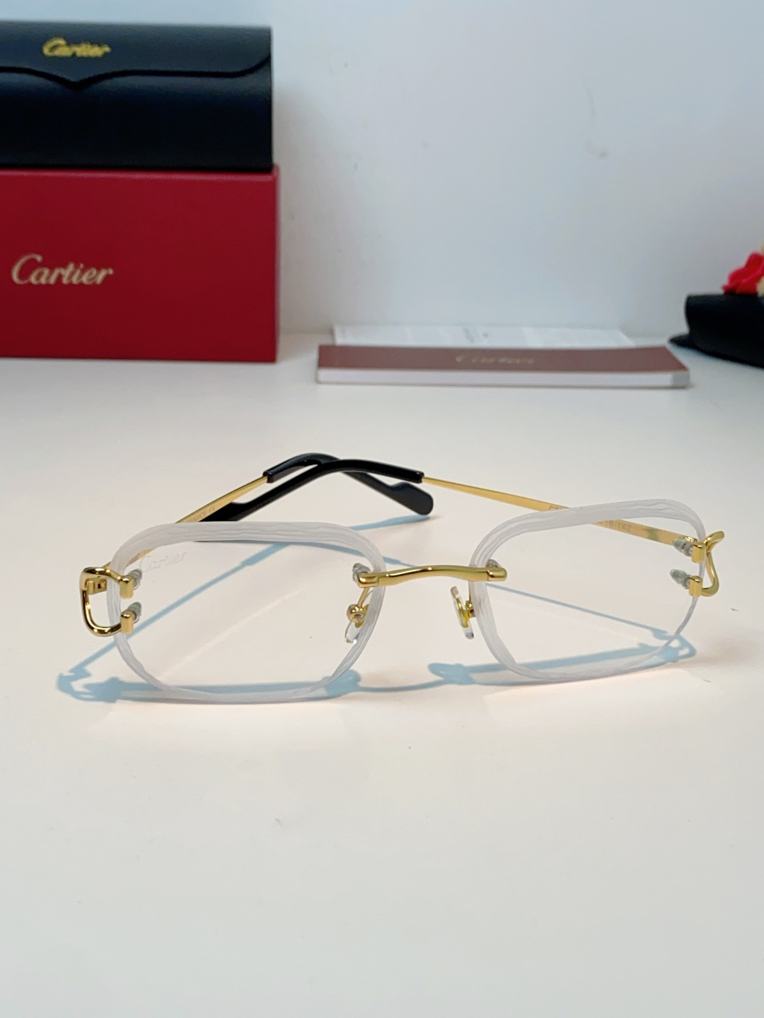 Cartier卡地亚 2026新款无框切边小方框，利落的方形无框切边设计，超显脸小，完美修饰方圆脸、鹅蛋
