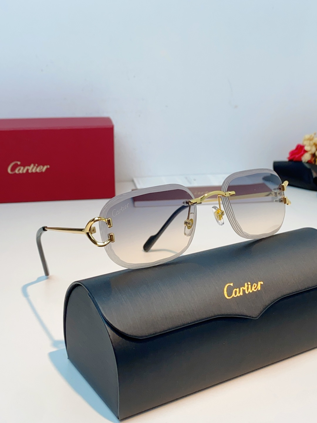 Cartier卡地亚 2026新款无框切边小方框，利落的方形无框切边设计，超显脸小，完美修饰方圆脸、鹅蛋