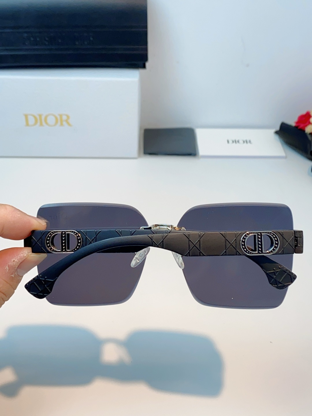 Dior迪奥 2026新款高级感拉满✨无框太阳镜，一眼沦陷的法式优雅，迪奥这款无框太阳镜，把精致与气场焊