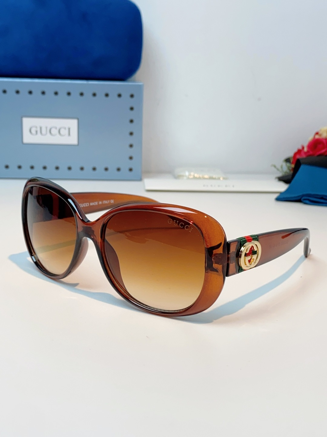 Gucci古奇 经典永不过时✨ GUCCI复古大框黑超太阳镜，复古大框椭圆造型：经典的 oversize