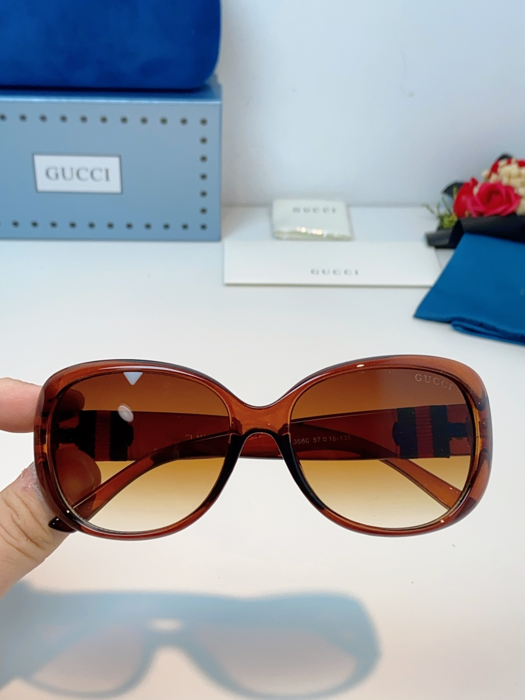 Gucci古奇 经典永不过时✨ GUCCI复古大框黑超太阳镜，复古大框椭圆造型：经典的 oversize