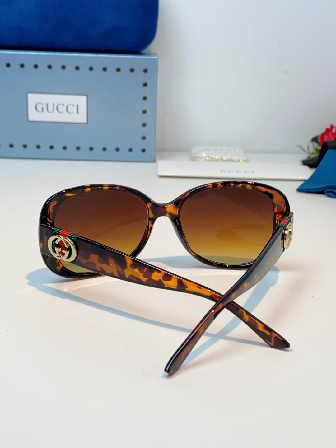 Gucci古奇 经典永不过时✨ GUCCI复古大框黑超太阳镜，复古大框椭圆造型：经典的 oversize